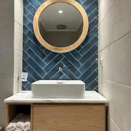 Emelia * Ликсури